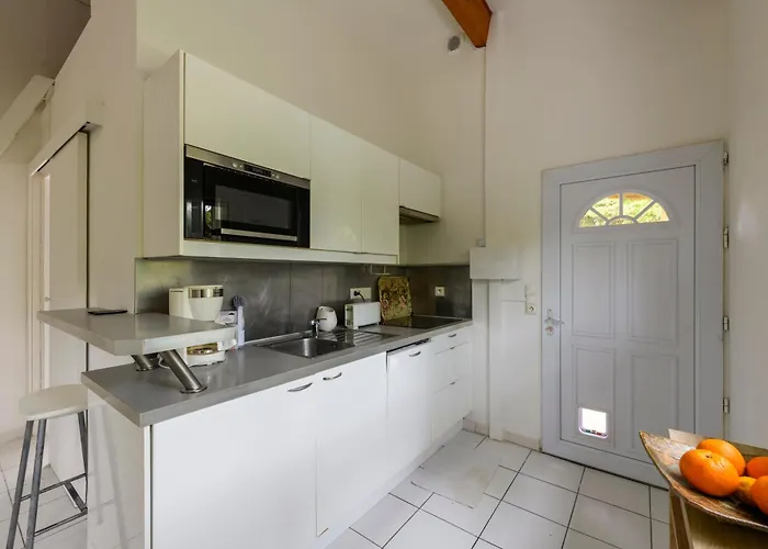 Garrigue De - Climatisé Avec Piscine Partagée * Nimes